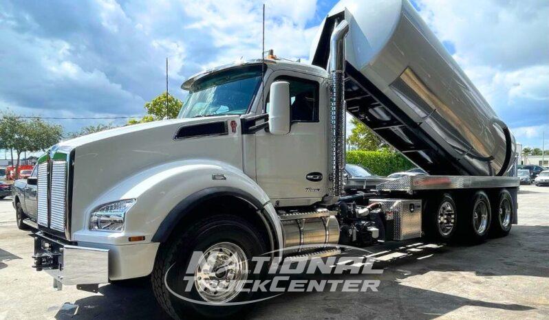 2025 Kenworth T880
