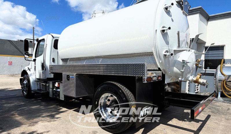 2020 Freightliner M2 full