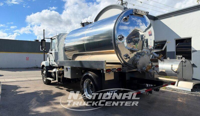 2027 Mack MD7