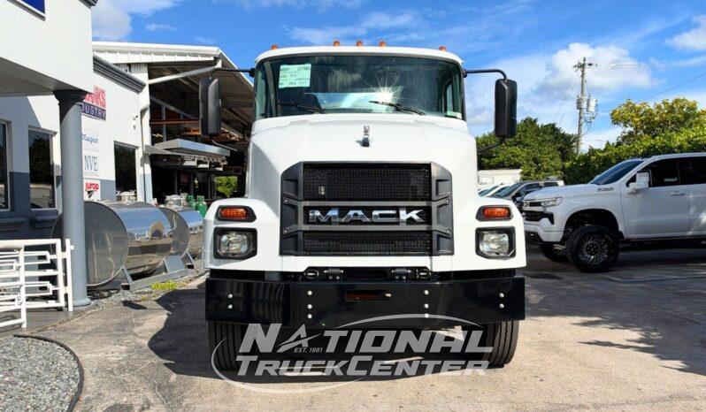 2027 Mack MD7