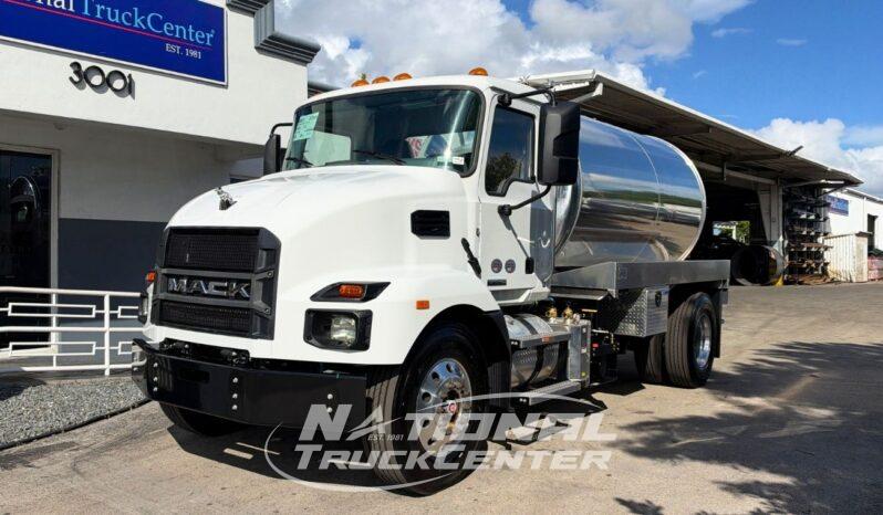 2027 Mack MD7