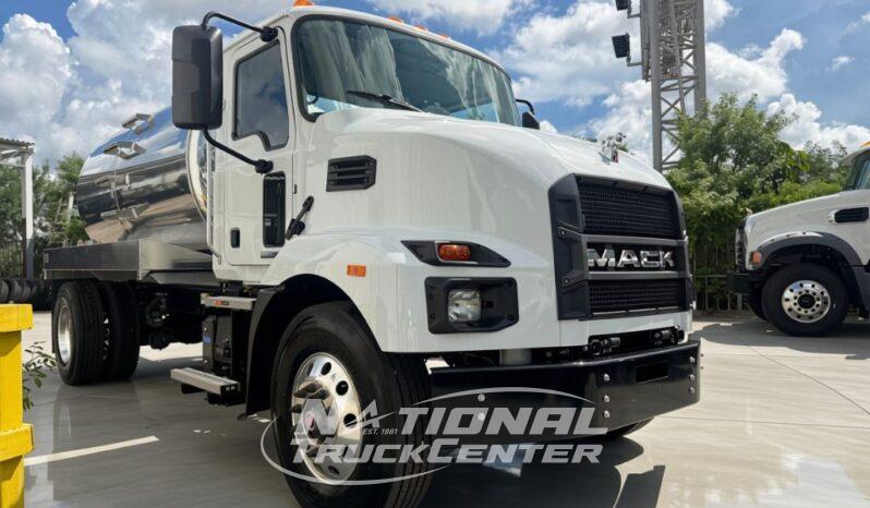 2027 Mack MD7