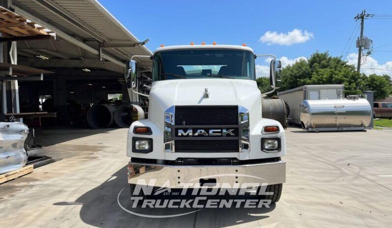 2027 Mack MD6 full